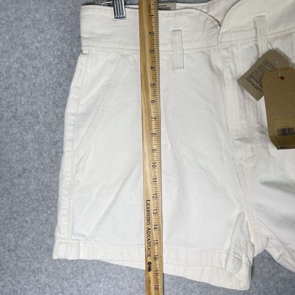 Levi's High Waisted Mom Shorts Women’s Size 30 Clean Sweep Ivory Y2K MSRP $49 - Picture 5 of 10